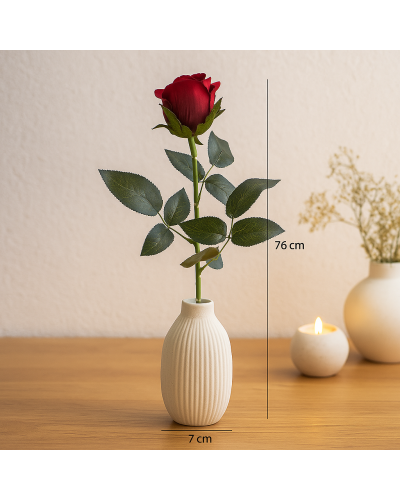 Rosa rossa in velluto per decorazioni, fiore decorativo