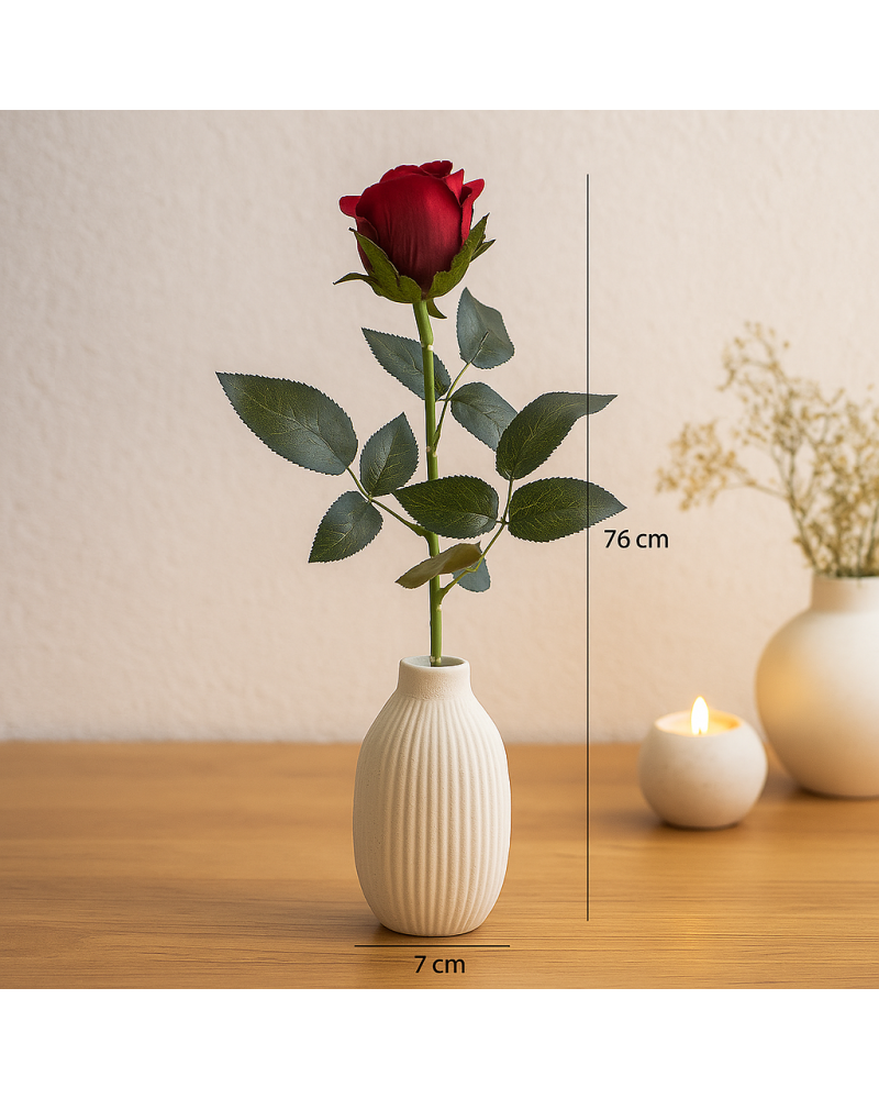 Rosa rossa in velluto per decorazioni, fiore decorativo